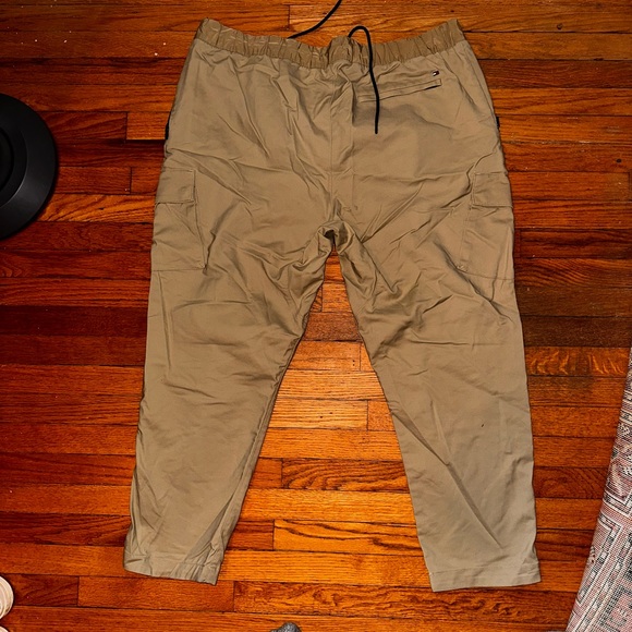 Tommy Hilfiger Khaki Cargo Pants Size XL - Picture 2 of 3